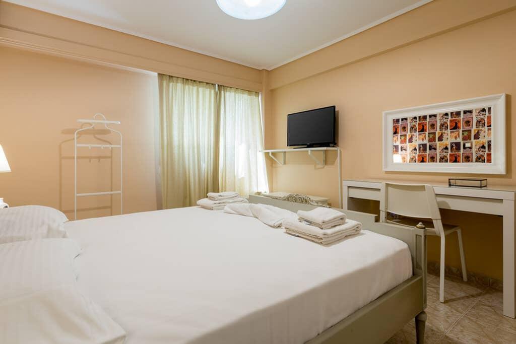 Sunny Apartment With 2 Bedrooms And Garden Glifáda Kültér fotó